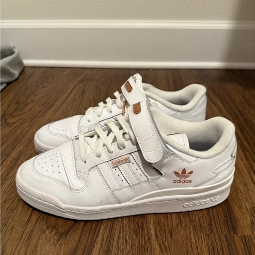 Adidas Women's Forum Low Sneakers (White/White/Rose Gold)
